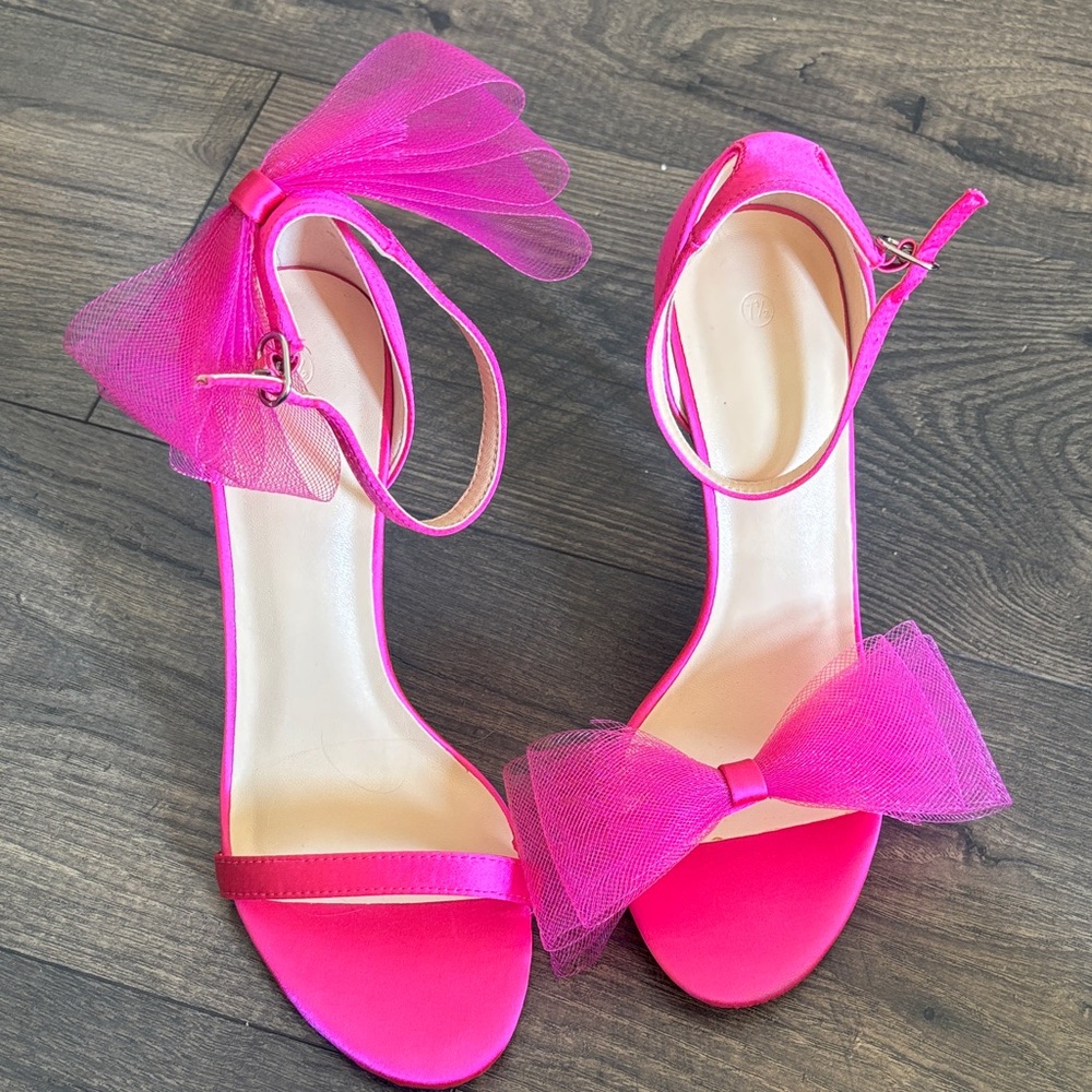 Elegant Pink Bow Sandals